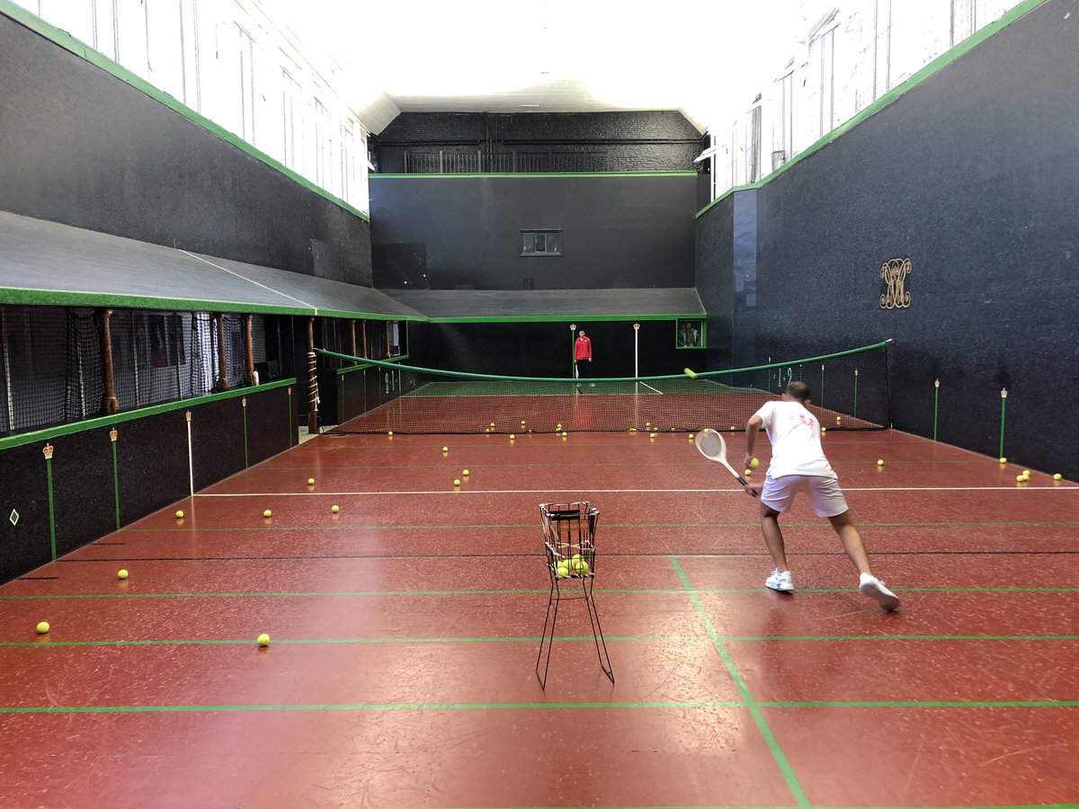 We have a talented group of young players benefiting from top class coaching each week on the most famous Real Tennis in the world. @KGS1561 @HRP_palaces @RoyalTennisCt @grayssince1855