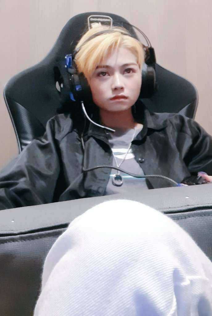 是紳不是珅是lumière不是Bang Bang tweet media