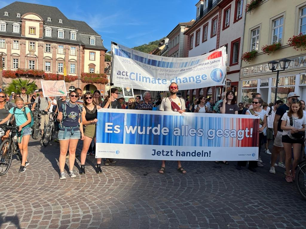 Es geht los 💚
#Heidelberg
#GlobalClimateStrike

<a href="/fff_heidelberg/">FridaysforFuture Heidelberg</a> <a href="/P4F_Heidelberg/">Parents for Future Heidelberg</a> 
<a href="/sciforfuture/">Scientists for Future 🇩🇪 (stillgelegt)</a> 
<a href="/XR_Heidelberg/">Extinction Rebellion Heidelberg</a>