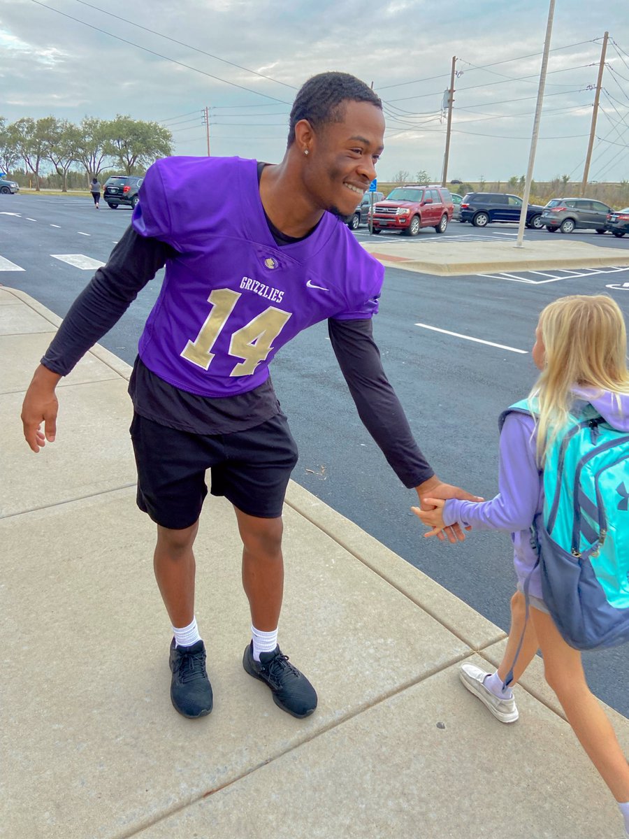 ButlerGrizzlyFB's tweet image. Happy Friday! Thank you, BLACKMORE ELEMENTARY, OIL HILL ELEMENTARY, SKELLY ELEMENTARY, GRANDVIEW ELEMENTARY for having us! See you all tomorrow at 7 pm!!!!!
#roargrizz