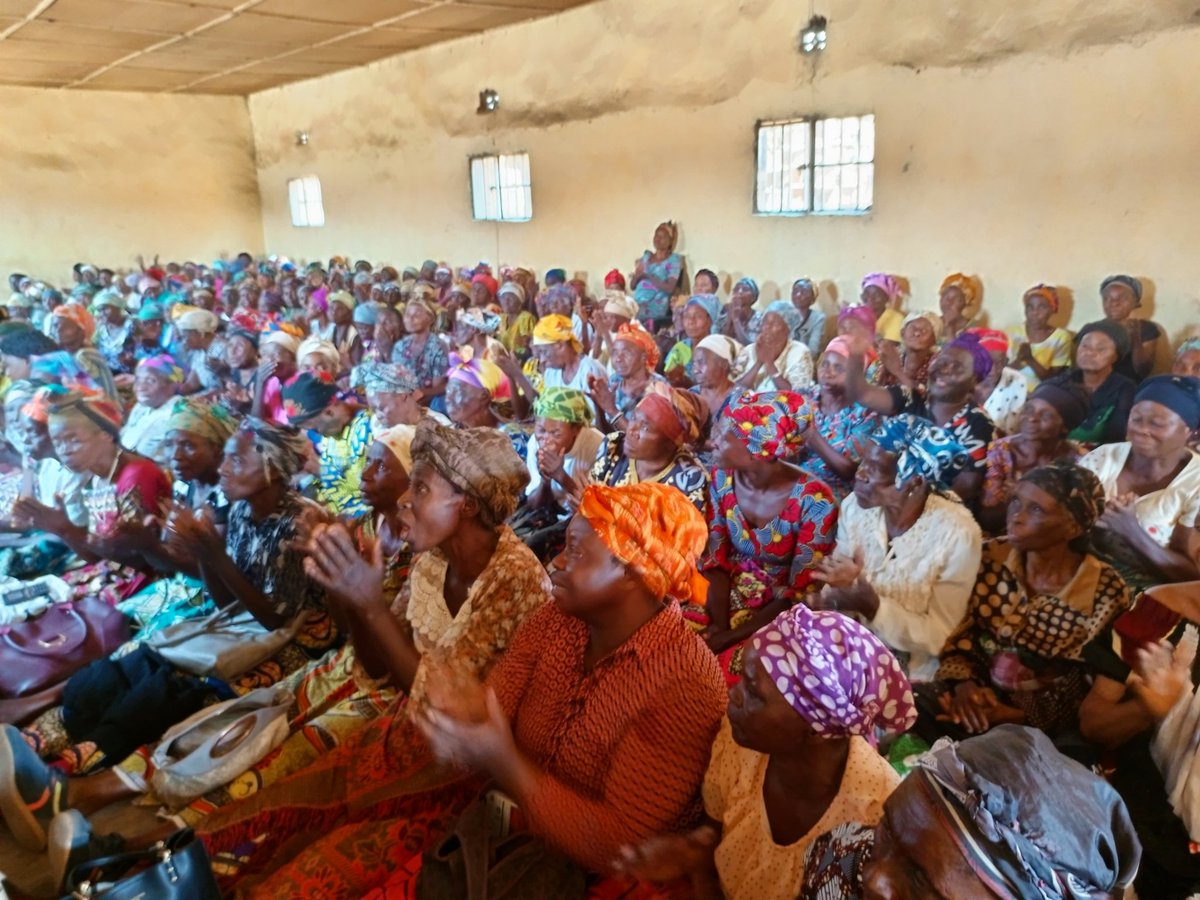 KANYSSYNERGIE's tweet photo. La coordination provinciale de la fondation kanys lualaba a effectué une descente surprise ce vendredi 15 septembre 2023 à la chapelle des veuves de sarepta au camp sncc. Objectif, se rendre compte de l'evolution des travaux de construction des leurs abris. https://t.co/r4SVNrBRjA