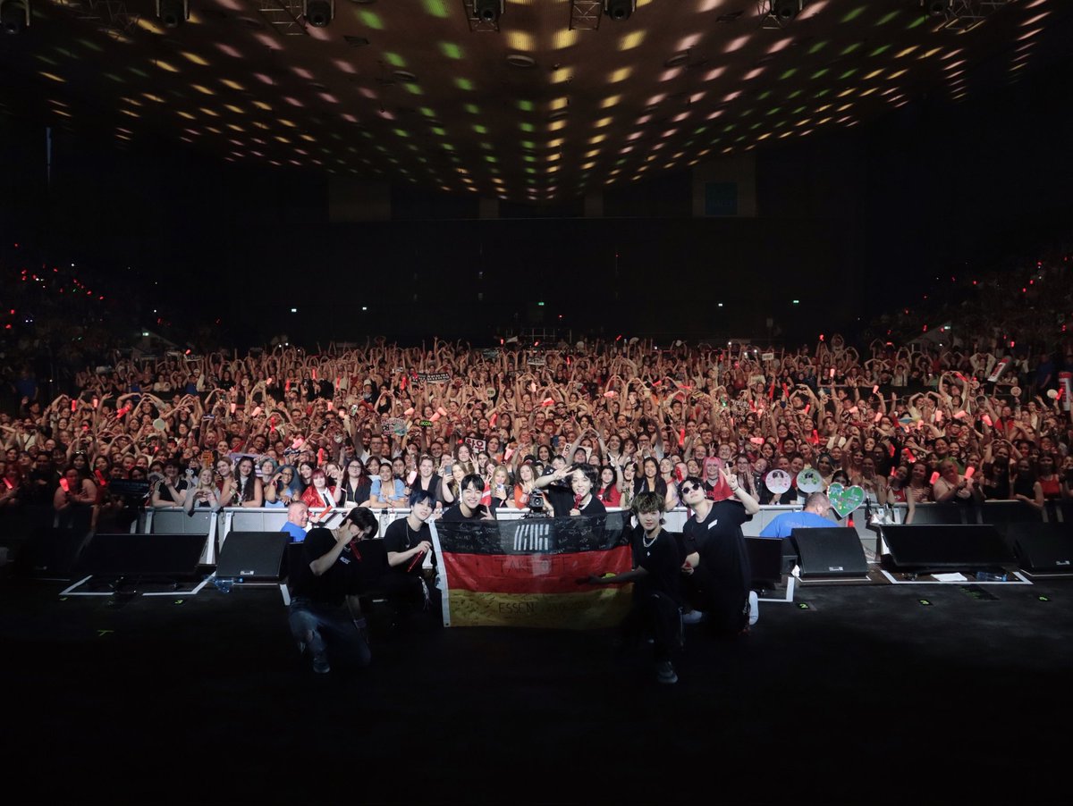 I'm so happy to have iKON in my life and seeing you guys in concert for the first time this year really gave me so much joy🥺 I will always look forward to new music &amp; keep supporting you❣️

very proud to call myself an iKONIC🫶🏼

#iKONIC과_iKON_8주년_우리의PANORAMA <a href="/iKONIC_143/">iKON GLOBAL iKONIC</a>