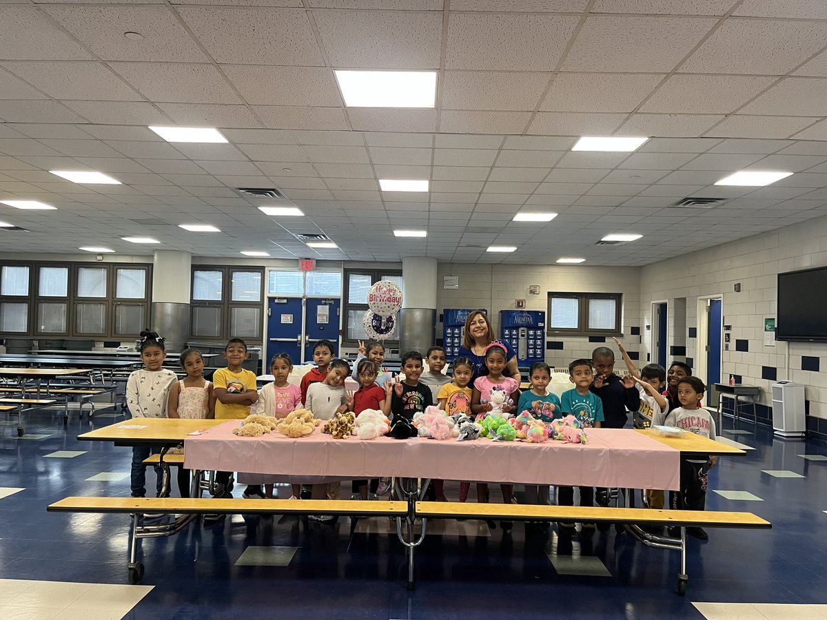 100qPs's tweet photo. Building community with a Build-a-Bear birthday party in 1st Grade at PS100q. #D27NYC @NYCSchools https://t.co/62w6sbpaxv