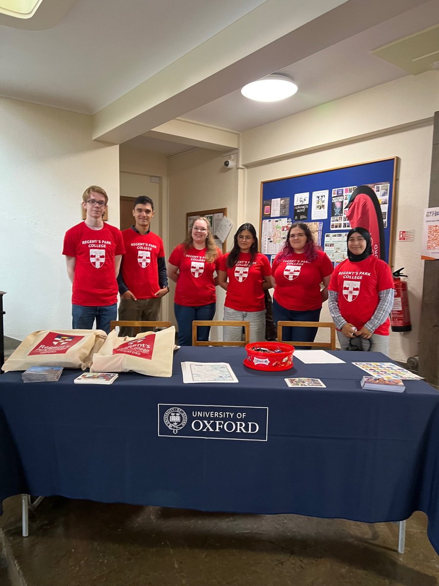 Thank you to our brilliant student ambassadors and staff for representing Regent's today at @UniofOxford open day! #oxopenday 🥰