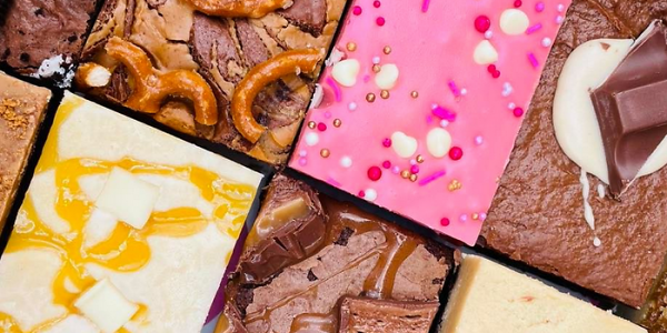 candylioncom's tweet photo. NEW article! We talk to Bev Mitchell from YUM Sweet Treats to discover the story behind her delicious cakes - https://t.co/lhW5bs4swp
#cakes #brownies #blondies #baking #bakery #cakery #food #cooking #candy #sugar #delicious #tasty #business #worcester #worcestershire #uk https://t.co/e9ErZVnoG3