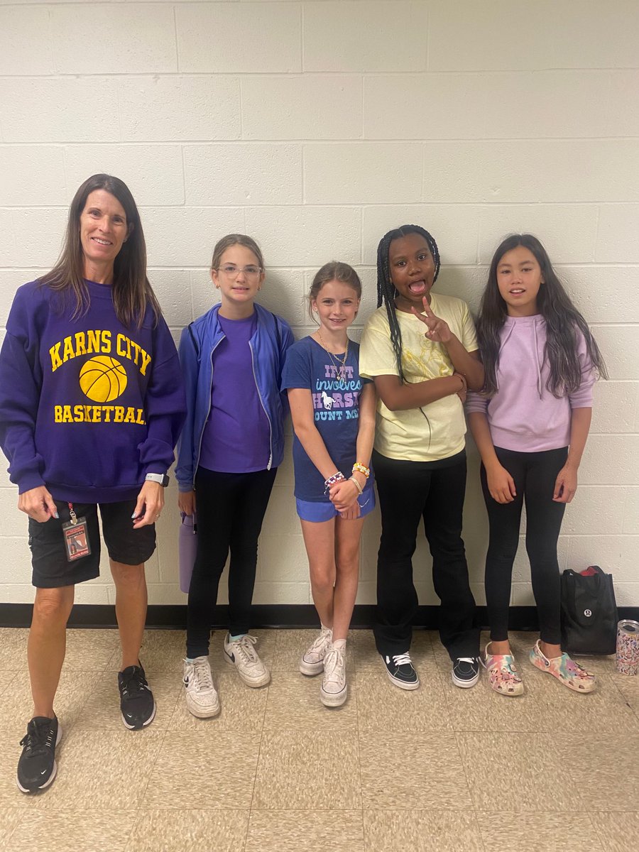 LauraMiller113's tweet image. On this #FCProud Friday, we wear 💜💛 to show our support of #masonstrong #2strong @FCASD