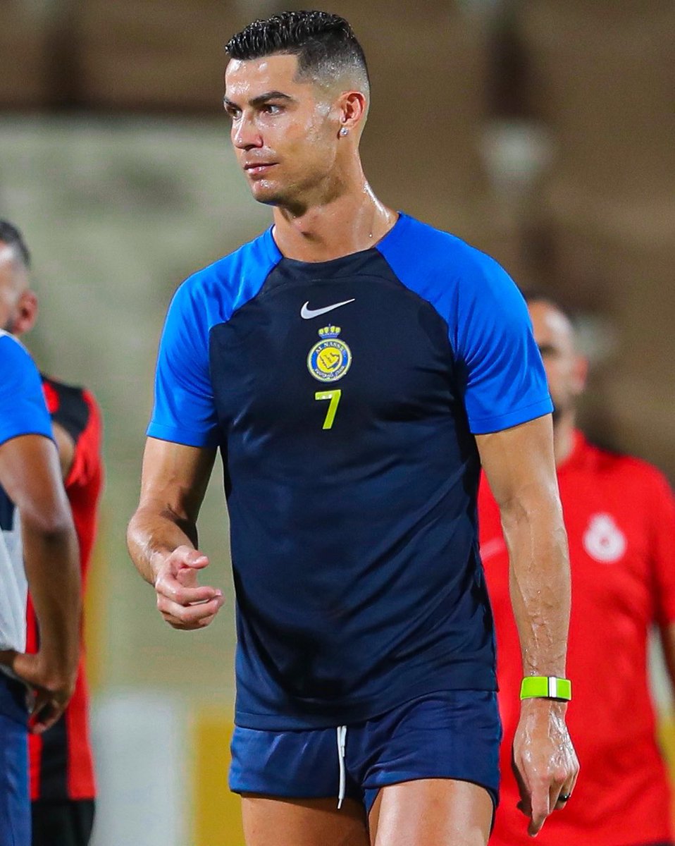حملة نصراوي فوق الألف

مانبي نصراوي اقل من الف اي نصراوي يعمل ريتويت للتغريده ضيفوه💙💛 #النصر 
#حب_النصر_يجمعنا