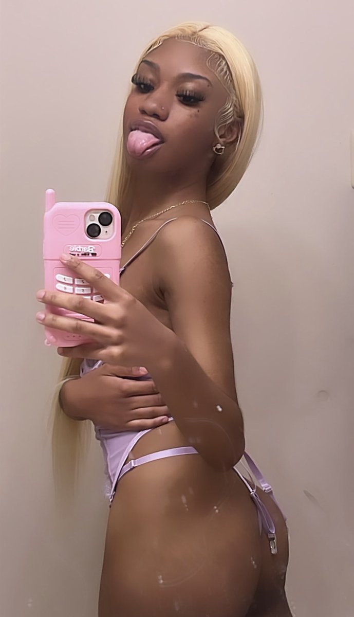 Diamond2creamy's tweet photo. Daddy come bust a fat nut on my tongue please i promise I will swallow 🥺😩 #freak #ebonypyt #ebonytaboo #nfsw https://t.co/B3rErK6t2w