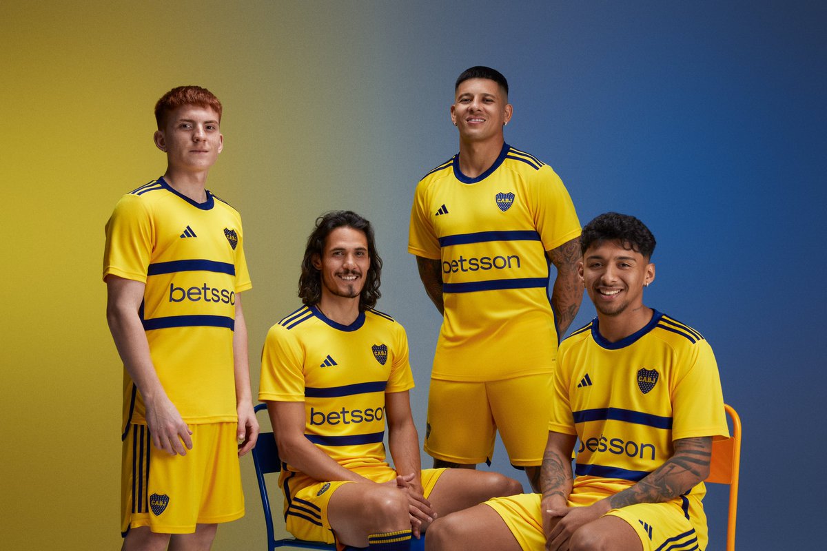 BocaJrsOficial's tweet photo. 𝐍𝐞𝐠𝐫𝐢𝐭𝐨, 𝐜𝐮𝐚𝐧𝐝𝐨 𝐲𝐨 𝐛𝐚𝐢𝐥𝐨...💙💛💙 https://t.co/bP84P2FRG7