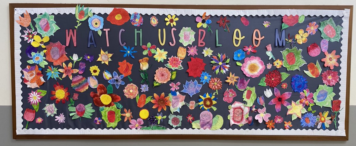 Happy#FineArtsFriYay- loving these flowers done by my GLEC - PVA scholars ⁦@GLECPVA⁩ ⁦<a href="/chandelart/">Dr. Chandel Hancock</a>⁩ ⁦@HISDFineArt⁩