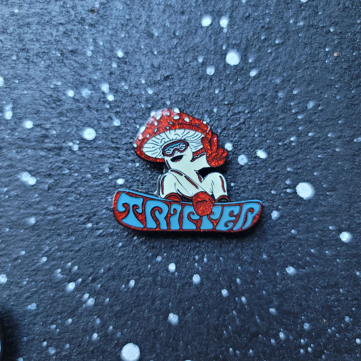 MrMartianDesign's tweet image. Excited to add some @TripperCo to my fs/ft boards! Hmu if ya need a mini mushroom snowboarder