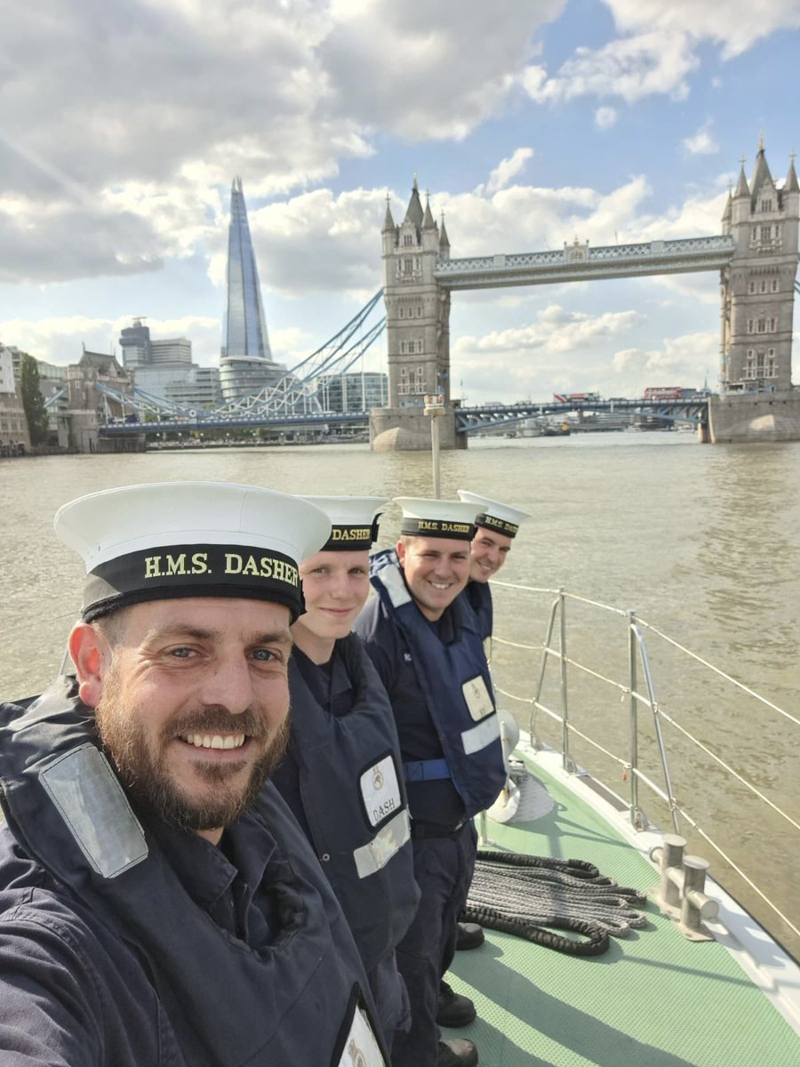 As we begin to wrap up our time in London, today we took the opportunity to transit underneath @TowerBridge and conduct a ceremonial sail-past of #HMSBelfast. Thank you, London, for your hospitality. Until next time! @CdreRBellfield @StKatsMarina @CdrRSkelton @TowerOfLondon