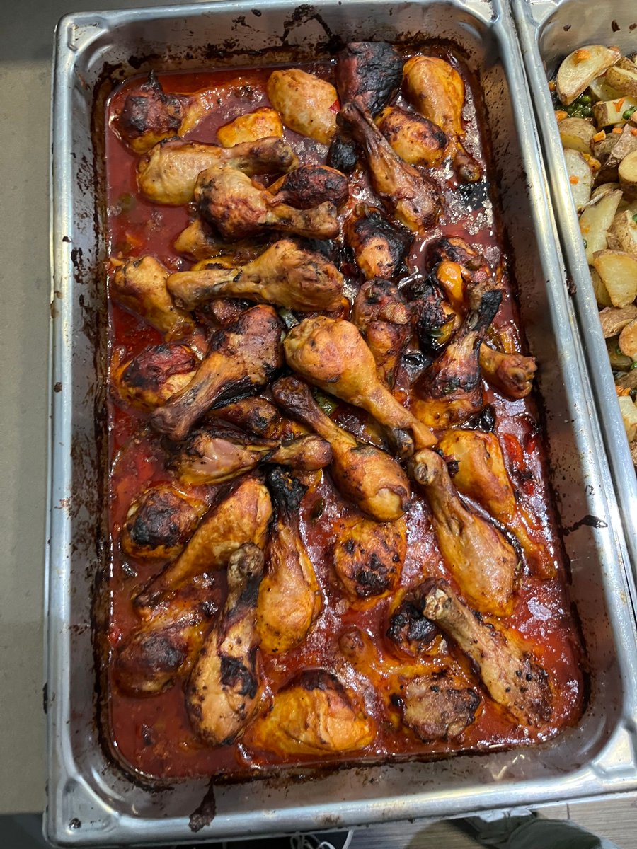 albrandstatter's tweet photo. Had an awesome time helping Chef Giancarlo prepare and serve meals at Kerr Street Mission! Chicken Drumlets in a Vegetable Tomato Sauce along with a baked Mozzarella Pasta - yummy!!! 🍝🍴👏 https://t.co/AeG5FjjCu7