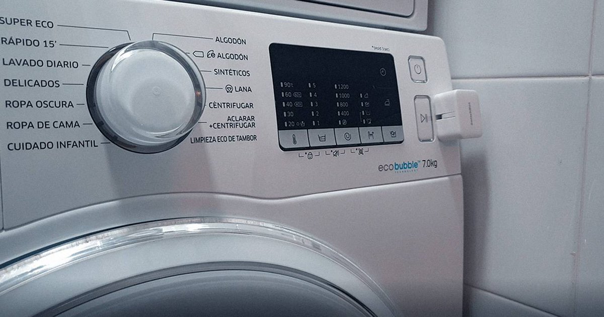 ChiguireBipolar's tweet photo. Joven compra lavadora con wifi como si fuera a tener internet, agua y luz al mismo tiempo https://t.co/4XPxP5BJIR https://t.co/oODo9Wj3gl
