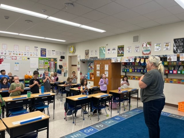 stackhousestars's tweet photo. Mrs. Stemmer, our guidance counselor, is teaching Mrs. Mangas' class breathing/mindfulness exercises. https://t.co/ZxdEzclRID
