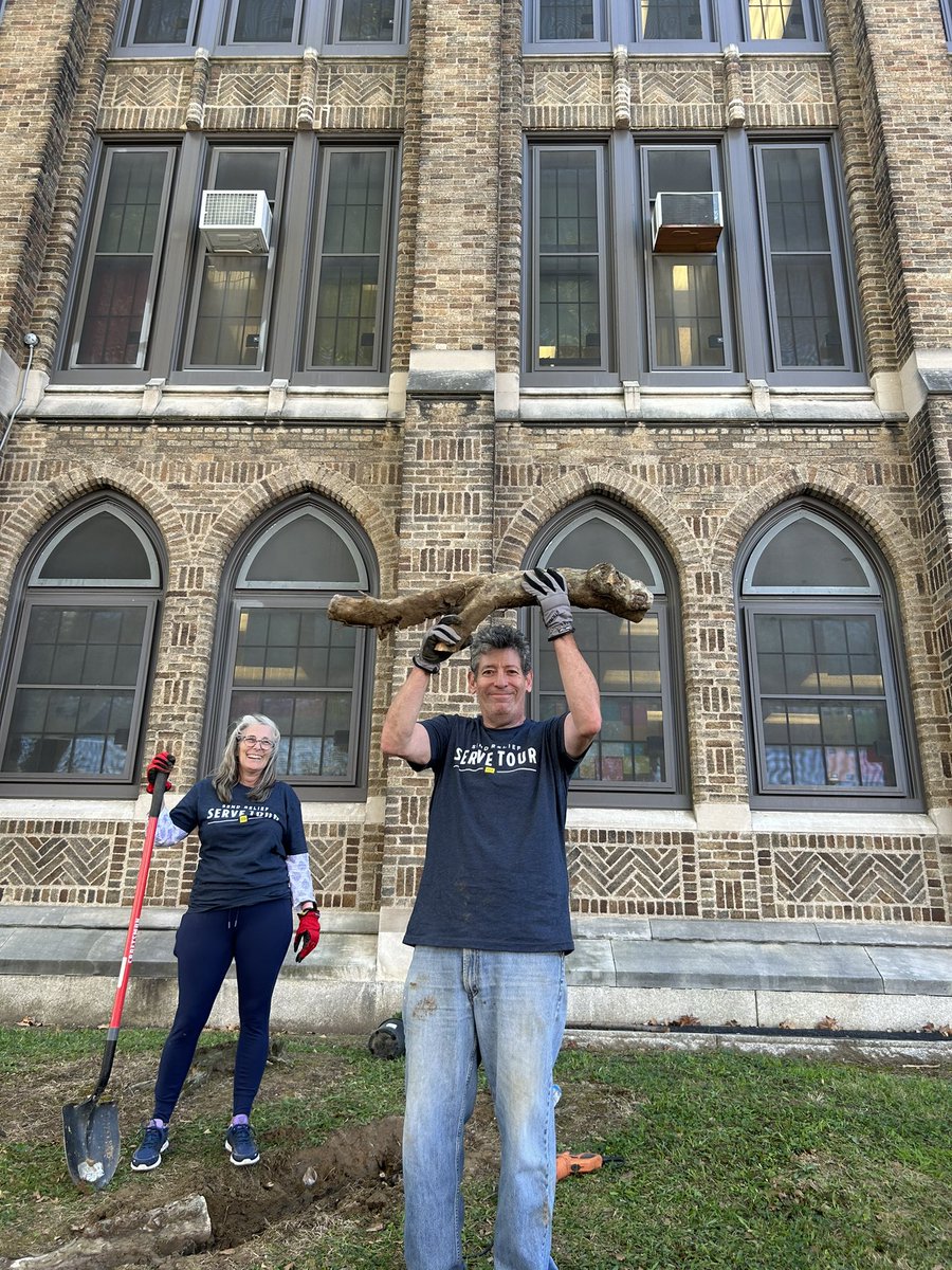sendrelief's tweet photo. In partnership with Ezekiel Baptist Church, our #ServePhilly volunteers are serving a local middle school by revamping their outside space, creating a beautiful environment for the children to come learn! 📚 🌱 https://t.co/uOFSgWWtfB