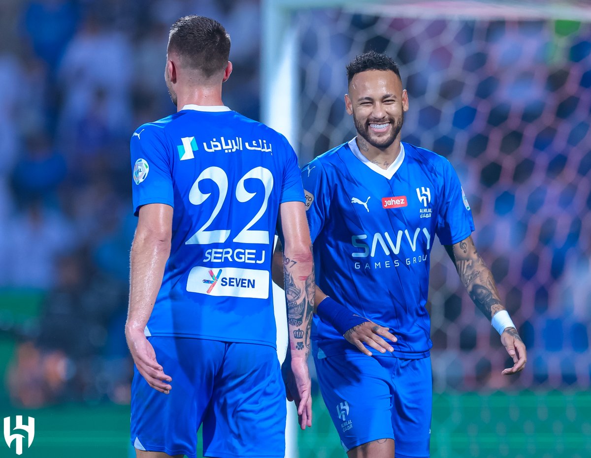 Alhilal_FC's tweet photo. 🔝 نيـمـار بشعـار #الهلال.. سلطـنة زرقـاء @neymarjr 😍💙 https://t.co/g6dxEprZQa