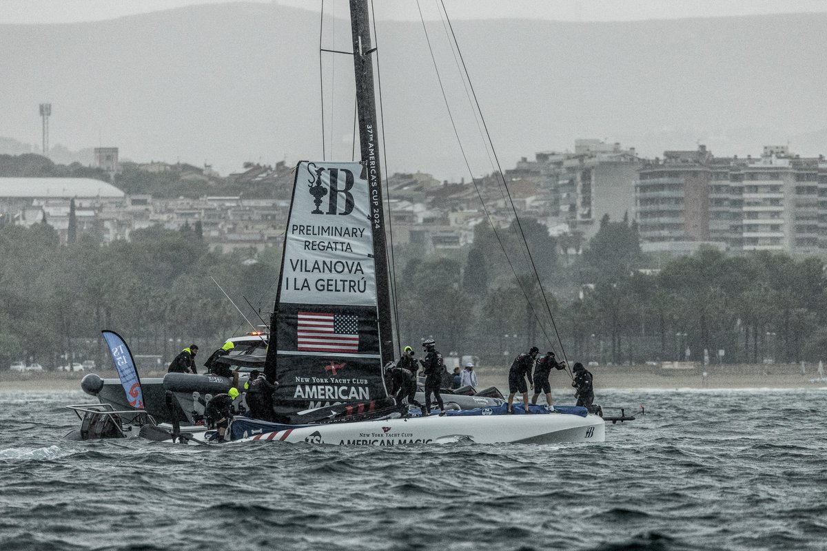 AmerMagicTeam's tweet photo. The Rain in Spain…
A Stormy Start: Weather Forces Postponement on Day One of America's Cup Preliminary Regatta.
https://t.co/6tkznP9vMI https://t.co/FPyzTSAOMK