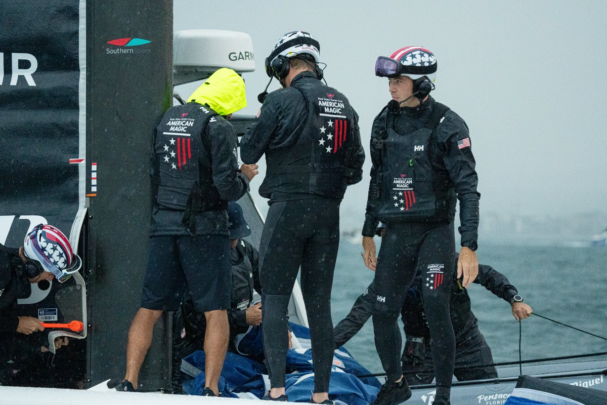 AmerMagicTeam's tweet photo. The Rain in Spain…
A Stormy Start: Weather Forces Postponement on Day One of America's Cup Preliminary Regatta.
https://t.co/6tkznP9vMI https://t.co/FPyzTSAOMK