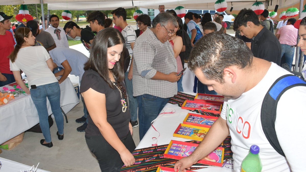 UTnortecoahuila's tweet photo. Celebramos la independencia con un gran espíritu patrio. Este 15 de septiembre brindamos una bienvenida mexicana a los estudiantes de nuevo ingreso para generar un convivio entre maestros, administrativos y alumnos, y se eligió a la Reina y Rey de la UTNC 2023. #25AniversarioUTNC https://t.co/8yte8OT1aY