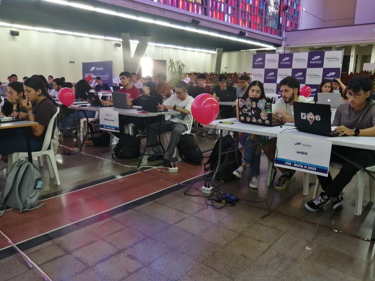 La MaratónTech 2023 está en marcha y los equipos ya están listos para poner a prueba sus habilidades. 💪

En esta fase semifinal, los participantes deberán resolver desafíos de programación en diferentes lenguajes. 💾

¿Quién será el equipo ganador? 🏆 
<a href="/RedProgramacion/">RPC</a> <a href="/Ruta_N/">Ruta N</a>