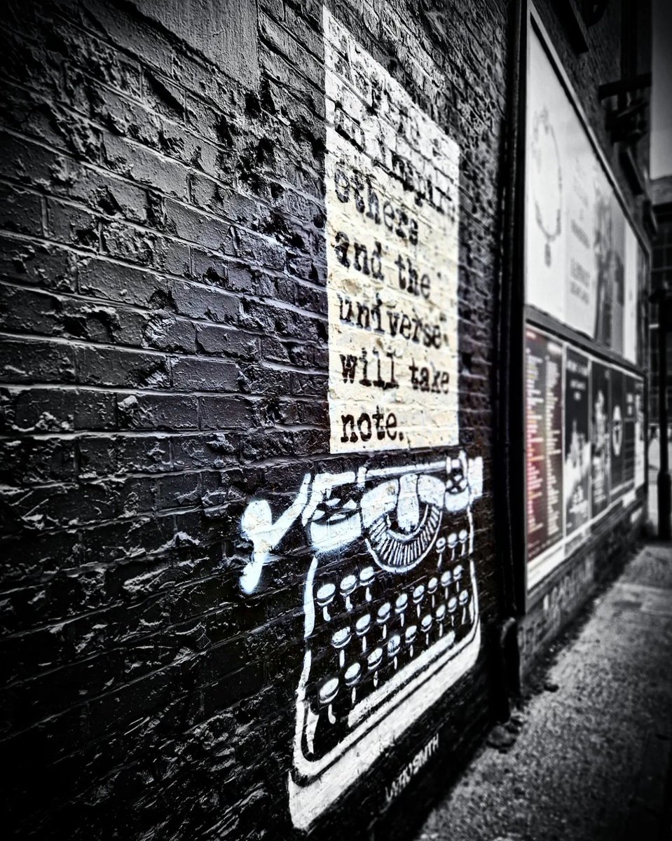 Weekend Inspiration.
-
Enjoy the artwork by @wrdsmth in Manchester's Northern Quarter 

📸 credit: @D7606 ©️

#urbanexchange #northernquarter #Manchester #manchesterstreetart #streetart #mcr #urbanvibescommunity #urbanexploring #igersmanchester #ilovemanchester