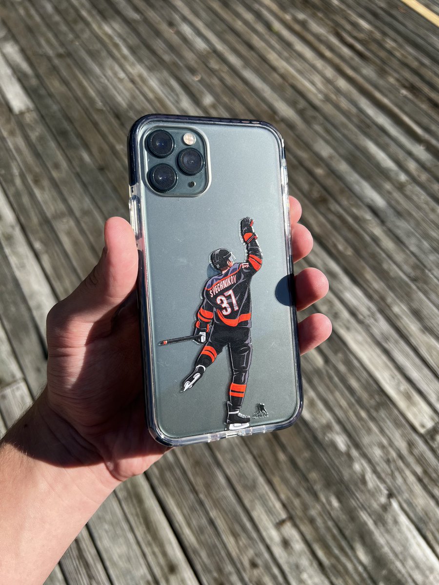 aidan_m2988's tweet photo. In love with this new phone case, love the stuff you guys make @RedzoneCases 🙏 https://t.co/A01bOQvQnO