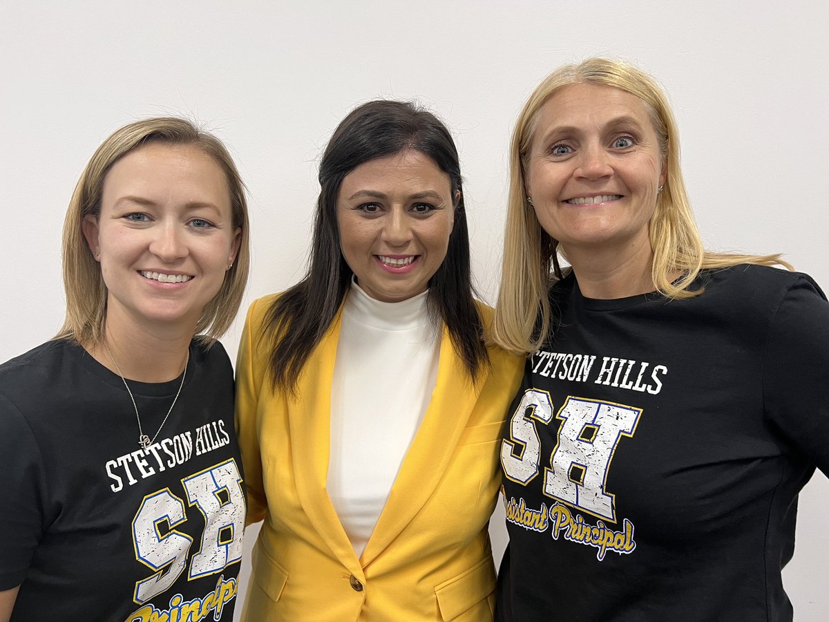 azmedlock's tweet photo. Listening to the Hannigan’s around Behavior Solutions and the importance of having structures in place. They’re the leaders in this work and we are thankful for their involvement with @DVUSD @Jess_hannigan @Stallions_sh https://t.co/knlUZ6ZqrA