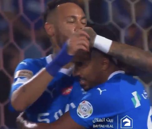 _waheed20's tweet photo. مافي تفسير الا انه هو اللي يصرف رواتبهم https://t.co/TWksIK5x8K