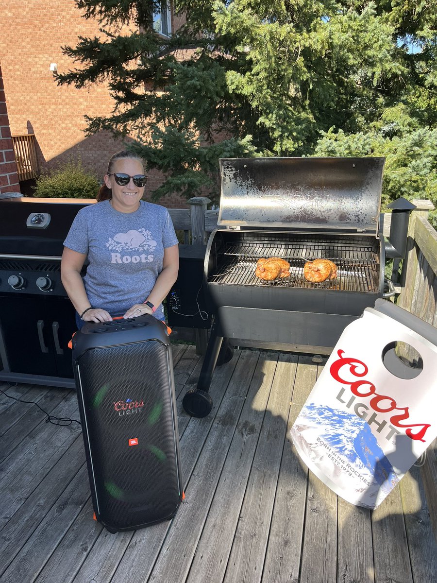 robynsmitchell's tweet photo. Winner Winner Chicken Dinner!! Thank you for the amazing #SummerChill prize pack @CoorsLight    #CoorsLight #Traeger #JBL https://t.co/RMjcrQO5On