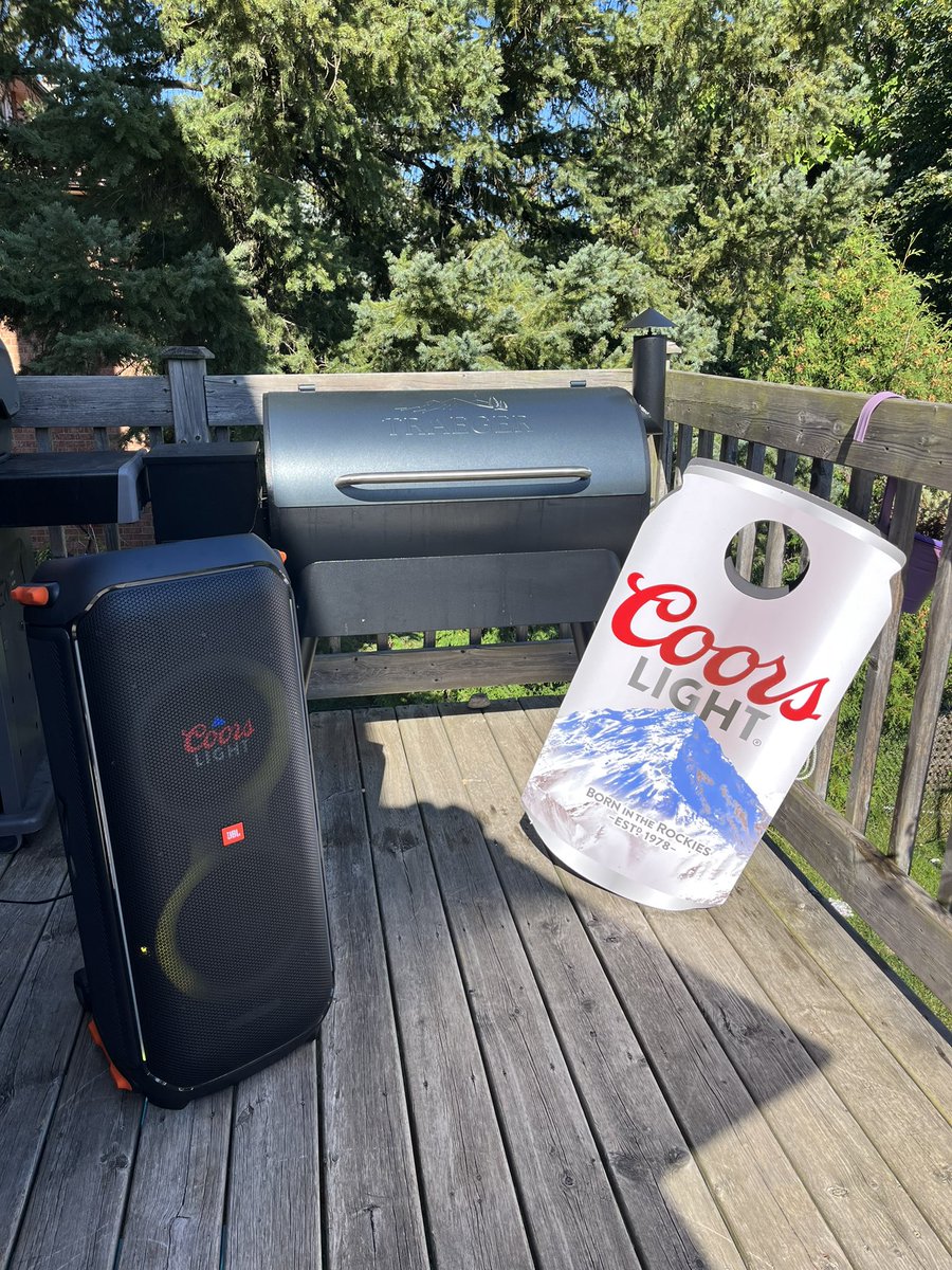 robynsmitchell's tweet photo. Winner Winner Chicken Dinner!! Thank you for the amazing #SummerChill prize pack @CoorsLight    #CoorsLight #Traeger #JBL https://t.co/RMjcrQO5On