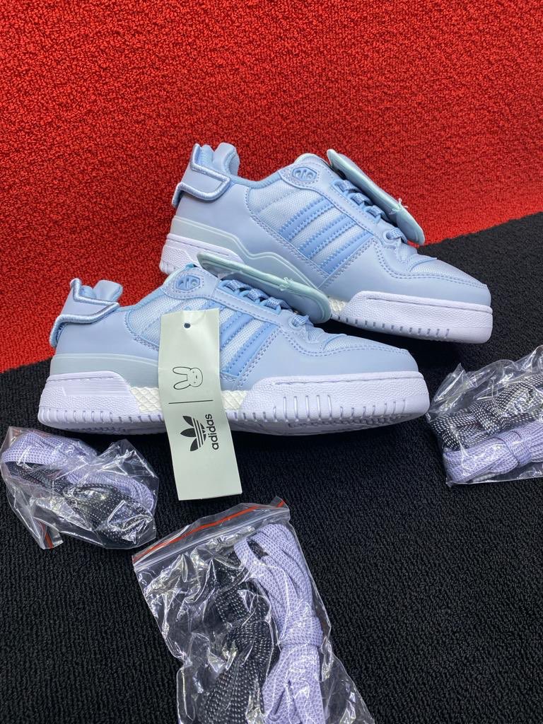 MarcelloGucci's tweet photo. ✨ADIDAS original 🔥
Disponible de 40@45
No Fake❌
-livraison express 
- prix 18000fr
Contact whatsapp 697677983 
    La qualité d’abord ✅ https://t.co/DXTZlyd19q