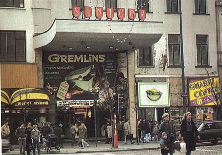 'gremlins'
#joedante #movie #theater #release (1984)