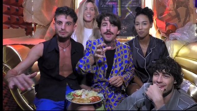 giadaisheree's tweet photo. Questo gruppo è una certezza! #grandefratello https://t.co/eWxJsXyRIf