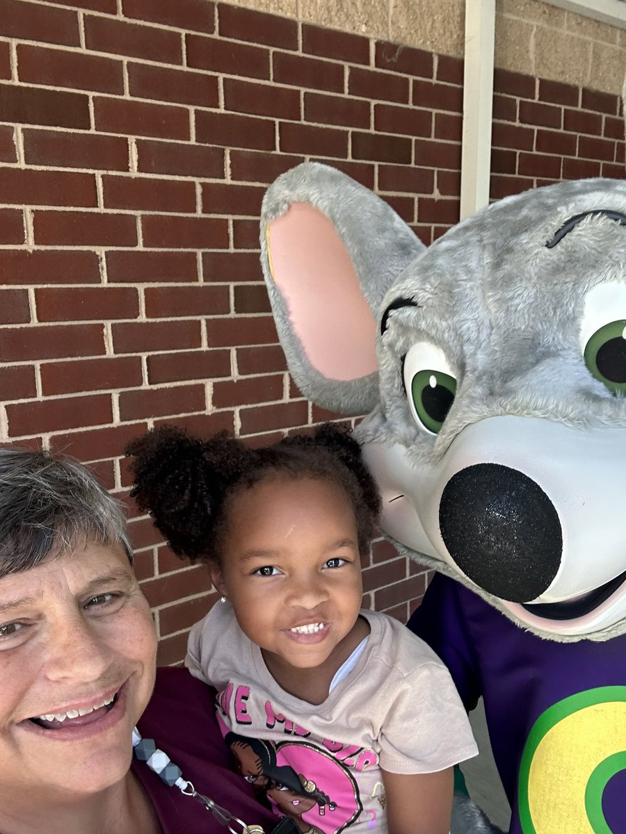 We are ready for Chuck E. Cheese tonight! <a href="/OES_Braves/">Oakland Elementary School</a>