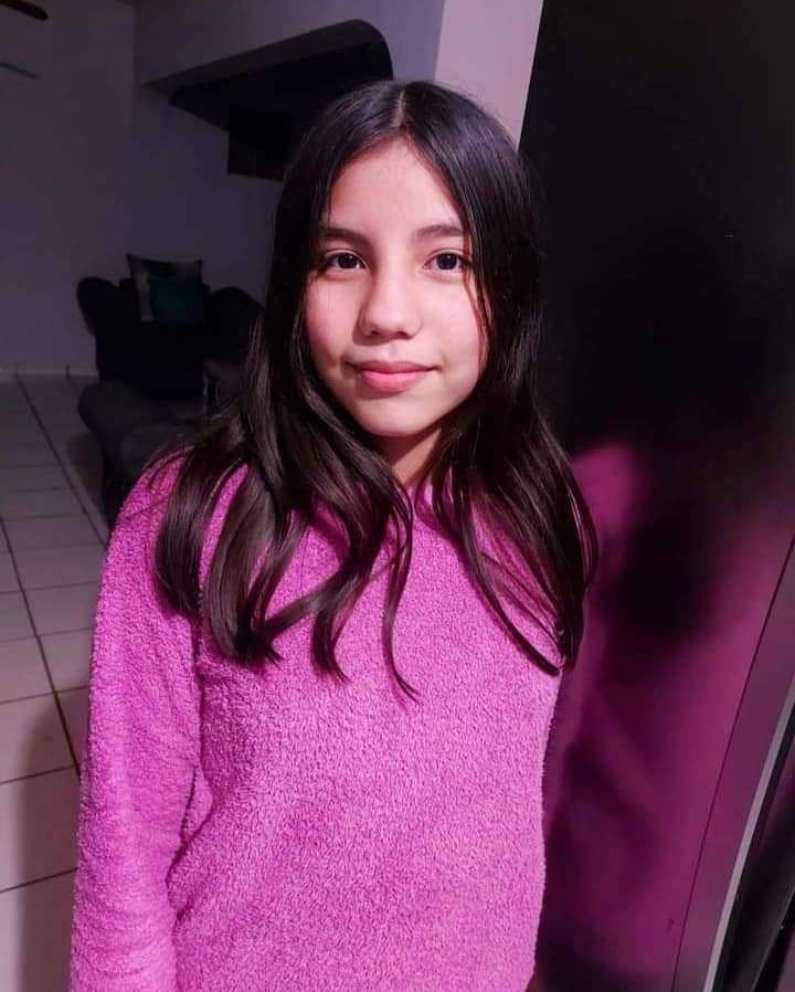AguedaBarojas's tweet photo. #Guaymas Michell y Abril tienen 13 y 14 años, ayer salieron de la secundaria y hasta este momento sus padres no saben nada de ellas.
Ya las buscaron en todos los hoteles pensando que pudiera tratarse de una extorsión pero no las encuentran.
@fgjesonora lanzará la Alerta Amber. https://t.co/PL3xNbsGMK