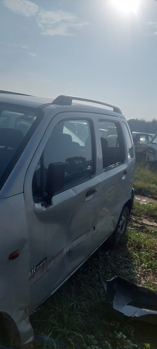 Archnajha01's tweet photo. Today went to barpat to tk stuff out of my car but found the window glass broken and all stuff stolen. I was told no one will touch the car before 3 mnths. the amount being gvn for car is very less but u cant fight or argue. They are goons who hv transport n police in their side. https://t.co/mrrNOFqZuF