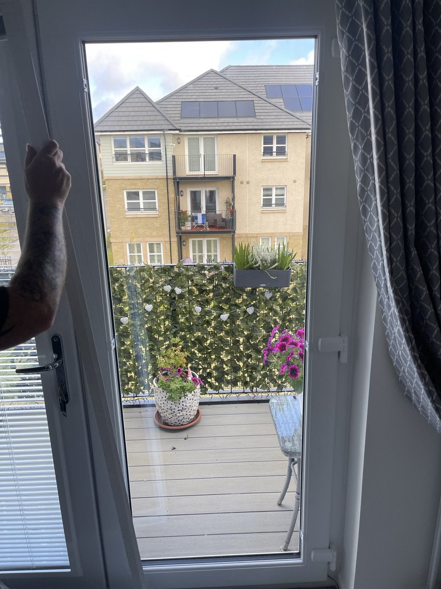 Couple of replacement double glazing job completed. Large shaped triple glazing unit had broken down and had some moisture inside, so required replacement. Shattered toughened double glazing unit in a French door, this had shattered unexpectedly due to possible flaw in glass.