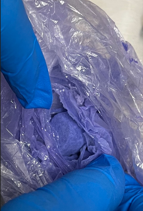 Queen_City_News's tweet photo. A suspect was arrested after multiple drugs, including “rainbow fentanyl,” were seized during a traffic stop in Charlotte last week, according to @CMPD. More: https://t.co/jd61OkWNfm https://t.co/c1UjX8QICE