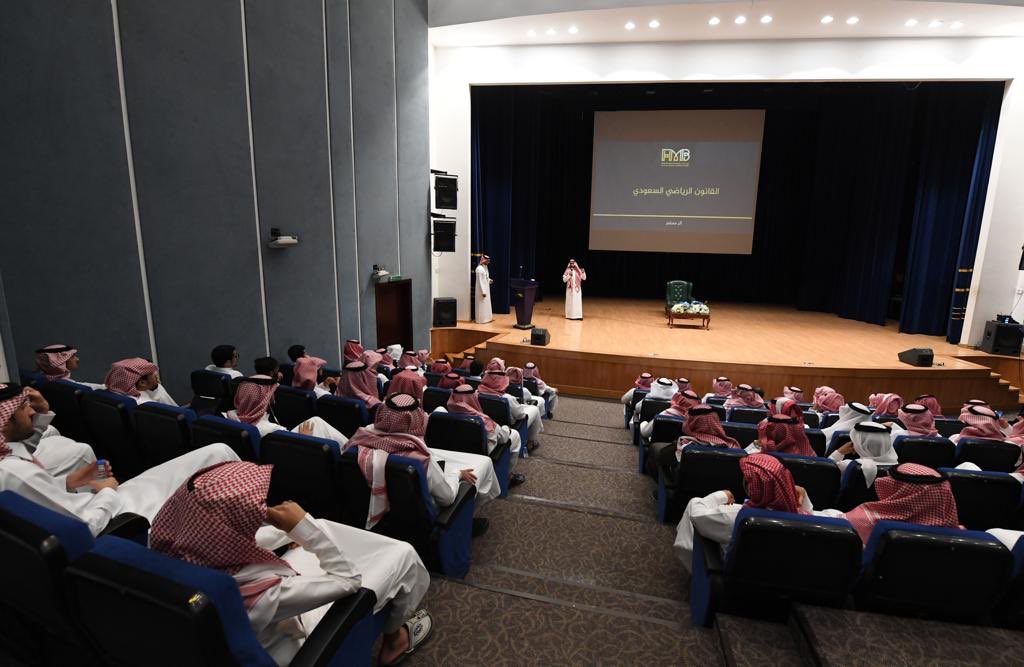 fahad_barabaa's tweet photo. تشرفت اليوم بلقاء الزملاء والزميلات ومسؤولي الادارات القانونية بالأندية في #منطقة_عسير في لقاء #القانون_الرياضي على مسرح #الغرفة_التجارية في #أبها.

كل الشكر لأعضاء #لجنة_المحامين بالمنطقة على ثقتهم وحسن الاستضافة والتنظيم والشكر للحضور الكريم.

#ماراثون_التطوع_القانوني https://t.co/wsb9Da2CjI