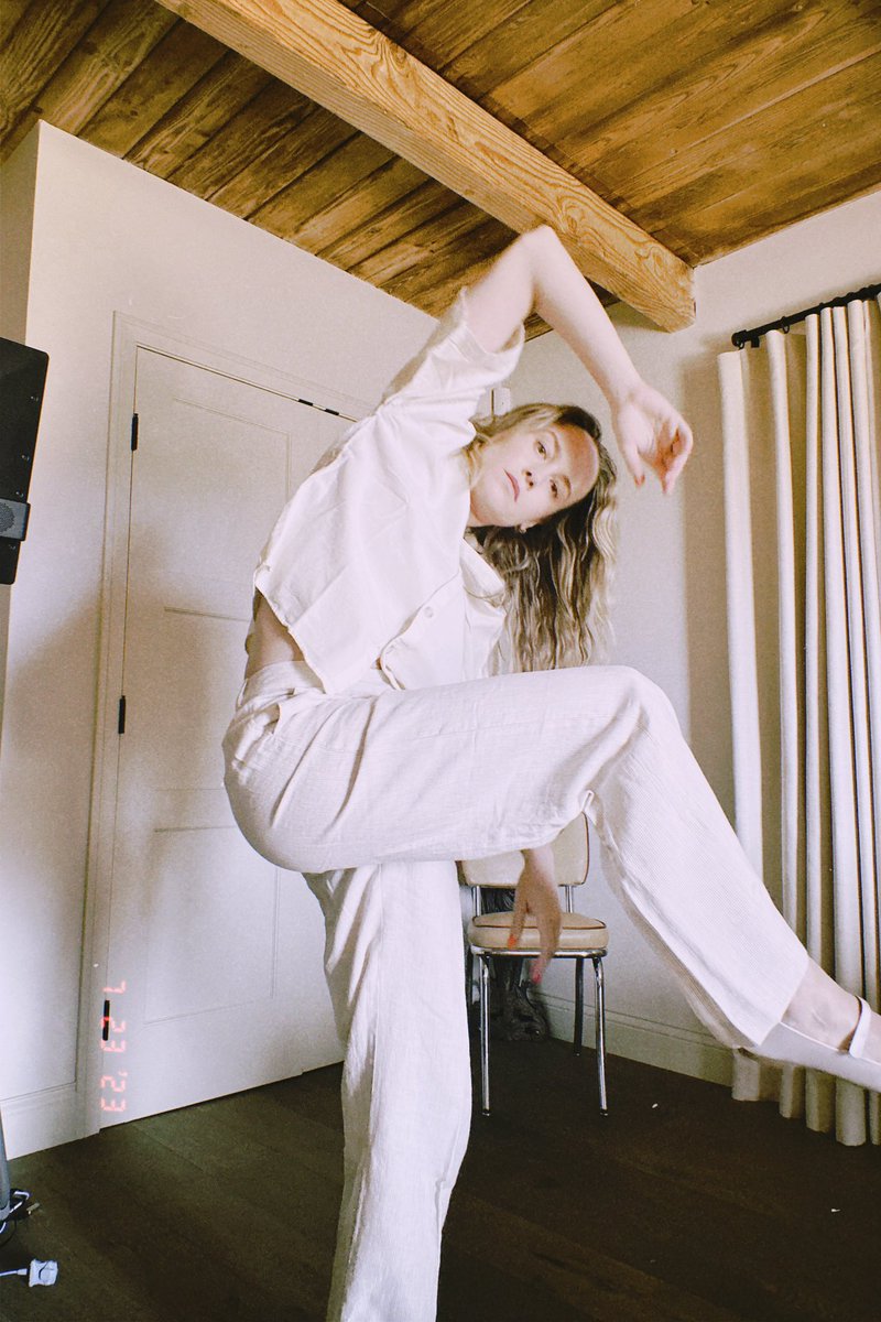 brielarson's tweet photo. a delicate balancing act https://t.co/sjmKkiF6rU