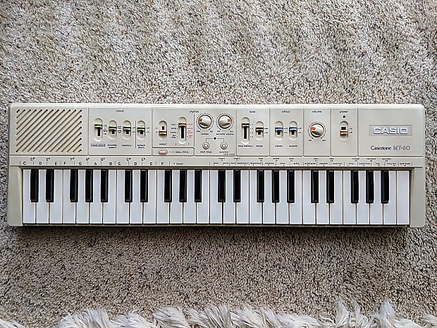 ilkoeifm's tweet photo. Today I found out that the Froggie Bass sound in Michael Jackson's "Thriller" was performed on a Casio MT-60 keyboard 
🐸

#musicproduction #soundselection https://t.co/qYwthltqSl