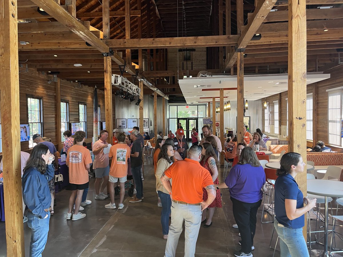 Thompson Mefford (@thompsonmefford) on Twitter photo So great welcoming our <a href="/ClemsonCECAS/">Clemson Engineering, Computing & Applied Sciences</a> families today. So great welcoming our <a href="/ClemsonCECAS/">Clemson Engineering, Computing & Applied Sciences</a> families today.