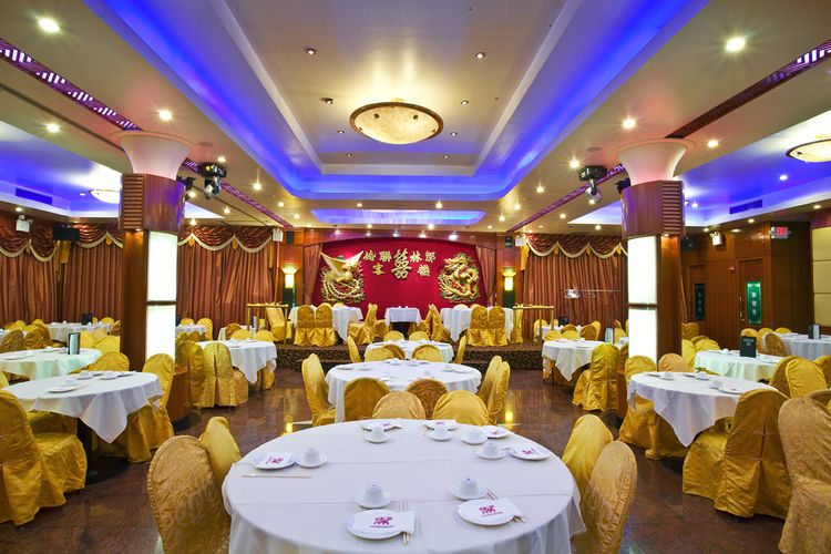 Jason's tweet photo. Hosting Dim Sum DEMO DAY for VCs, angels, &amp; LPs in NYC on Tuesday, September 26

100 of the most interesting capital allocators are coming... and I have ~20 seats left  

Great food, friends, ample networking time, &amp; meet my newest 20 investments! 

demoday@launch.co to apply https://t.co/XIe7jnfoJ1