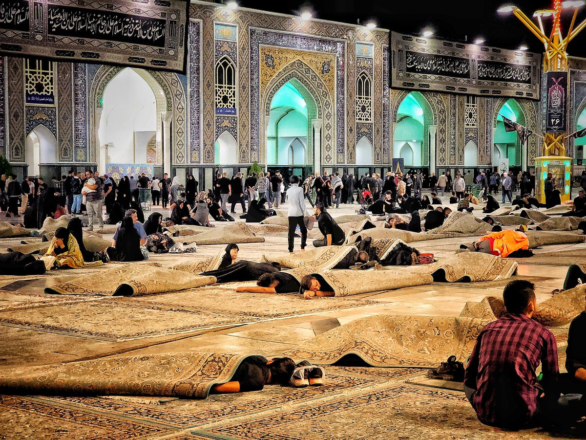 hosseinmasta's tweet photo. آمده ام بر نجفت ، تا نگهم بر نگهت 
وسر برآستان تو ، فرآیم اندر حرمت https://t.co/2yXm68mFuN