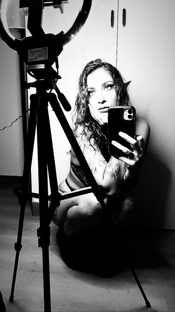 KalinaEmber's tweet photo. https://t.co/HGxMkchomc
#merlinsinn #fansly #clickthelink #altmodel #spicypics #immyownplug

 Apparently I showed too much in my last post so, I had to tone it down 🤣 got a violation for it. Lame https://t.co/TG6gbEbM9x