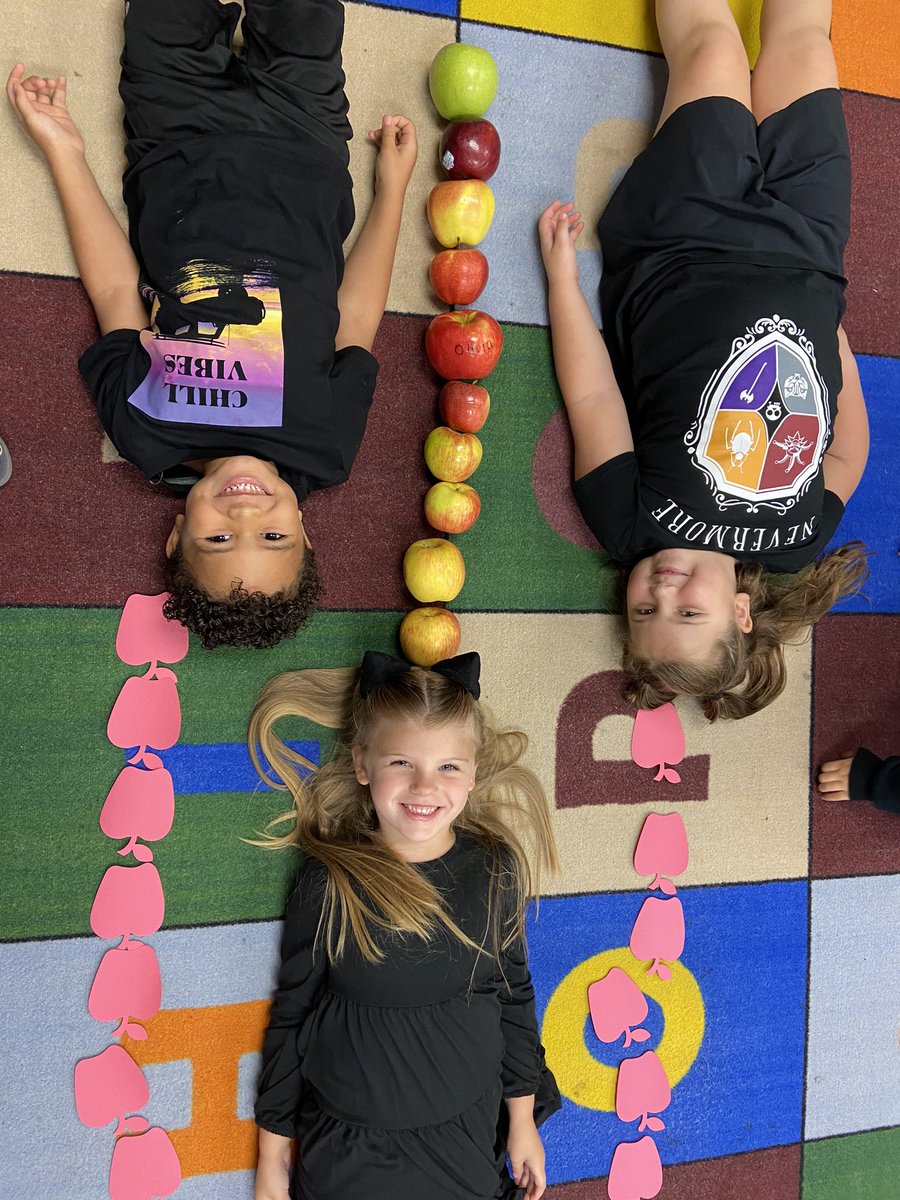 StaceyClancyMBE's tweet photo. Ten Apples Up On Top! @HumbleISD_MBE #mbeisfamily #nextkidup https://t.co/xnO12hZ0dM
