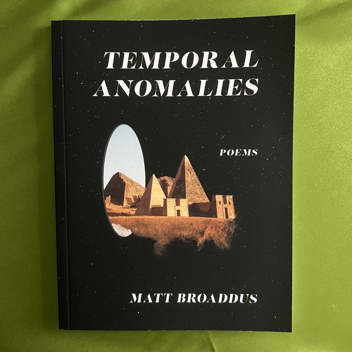 RicochetEds's tweet photo. It's pub day for Temporal Anomalies by @MattBroaddus !! 🎉🎉

Order from @spdbooks: https://t.co/v2nibDzBek https://t.co/g6cozsss4E