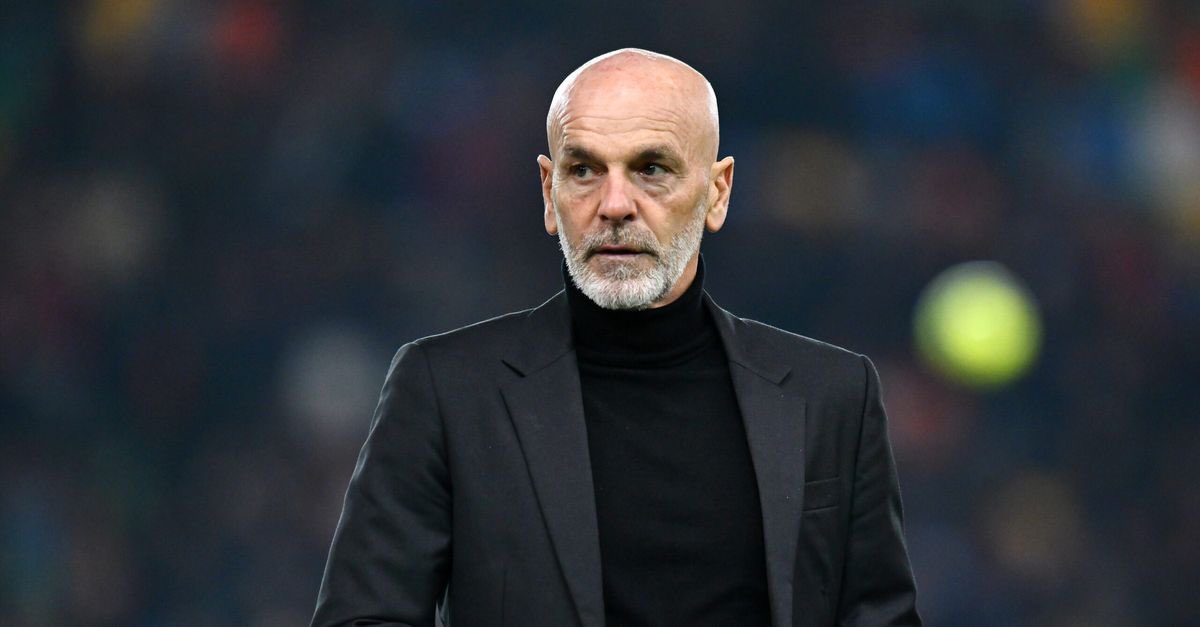 xMarkness__'s tweet photo. Come battere l’Inter al derby? Pioli, te lo spiego io!

Ecco tutti i punti da seguire: 
1) l’Inter soffre tanto difensivamente a destra, non è nuovo sapere che Dimarco non sappia difendere, Bastoni può andare in difficoltà e mkhitaryan è uno che copre campo ma non ha la benché minima tecnica difensiva

2) Essendo noi forti adesso anche a destra, l’Inter si dovrà disporre più simmetrica possibile, quindi girando palla veloce potremmo avere tanti 1v1, e Leao o Pulisic li dovranno fare la differenza

3) Thuram e Lautaro sembrano in ottima forma, ma con una difesa bassa e attenta, con anche un centrocampo davanti che copra bene, nel traffico vanno più in difficoltà.

4) Abbiamo grande fisicità a centrocampo, molti più cm e kg, bisogna mettere la partita il più possibile sul piano fisico, in modo da vincere più duelli possibili in mezzo al campo

5) Tenere il risultato vivo fino ai cambi, con le squadre stanche, Okafor, Chukwueze e i nostri giocatori di ripartenza, che entrano o sono già in campo, con le squadre lunghe… possono veramente fare la differenza.