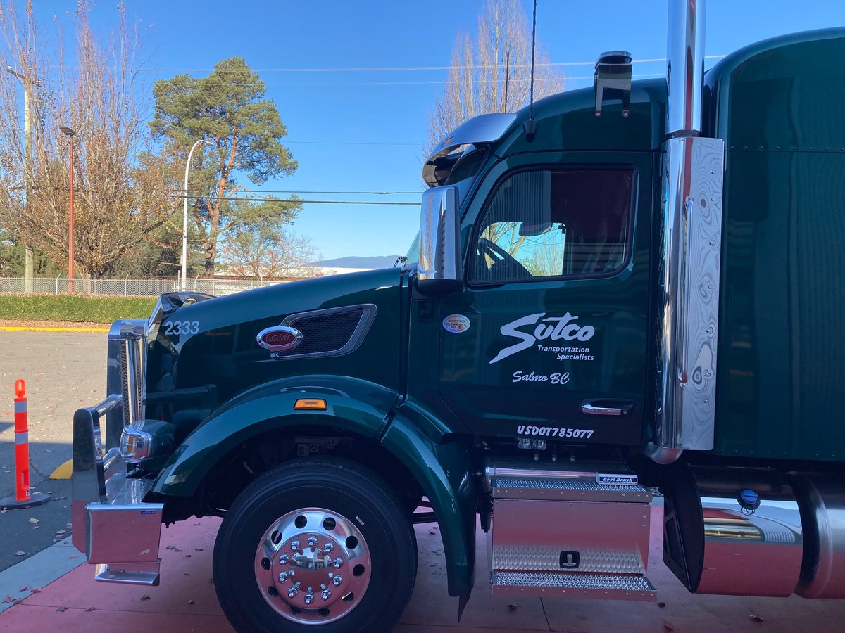 Another #FrontEndFriday with this profile view of our 17169 - SET BACK AXLE FOUR POST GRIZZLY MOOSE BUMPER

Thanks to our friend at Sutco for their support!

magnumtrailer.com/front-end-prot…
#peterbilt
